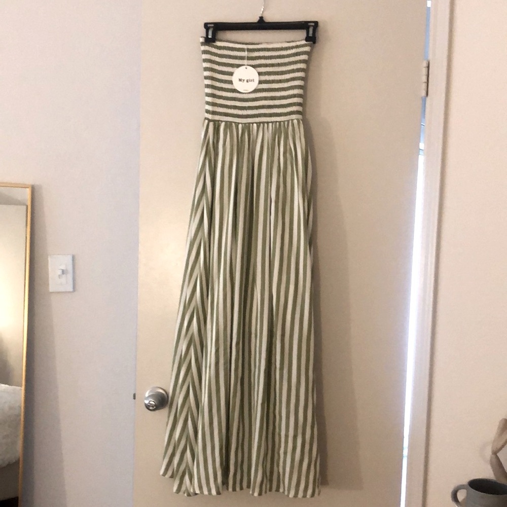 Maxi Strapless dress. Never worn tag still on. AUS dress size 6, US dress size 2